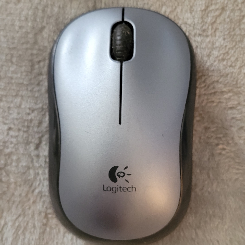 Logitech Silver Wireless Mouse Great For Smaller Hands Left Or Right Hand